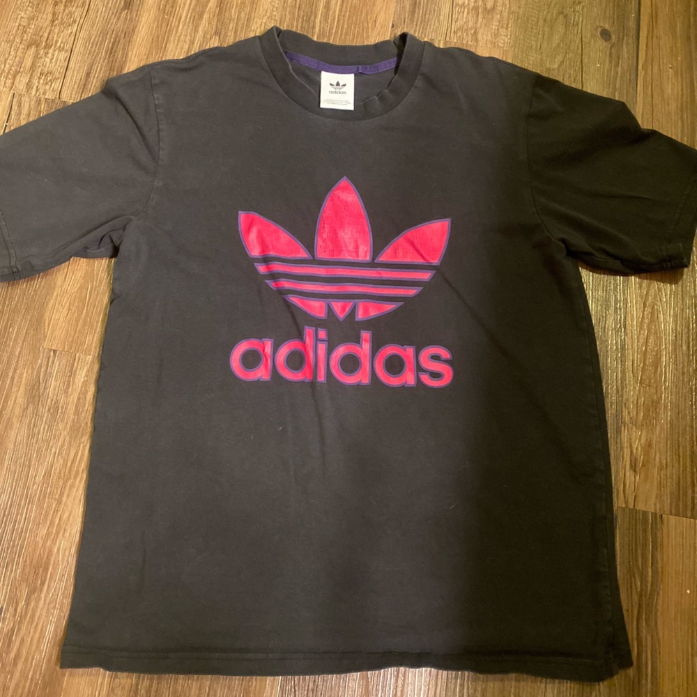 Comfortable adidas oversized top.